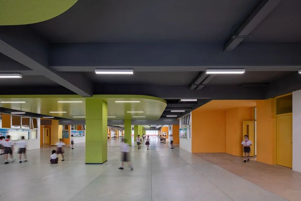 深圳修远小学 | 紧凑用地下的立体生态校园