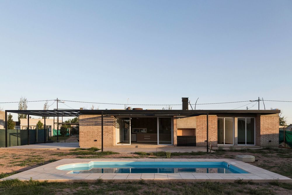 阿根廷 Guaymallén 的 CRM House | 绿色环保与经济实用的完美结合