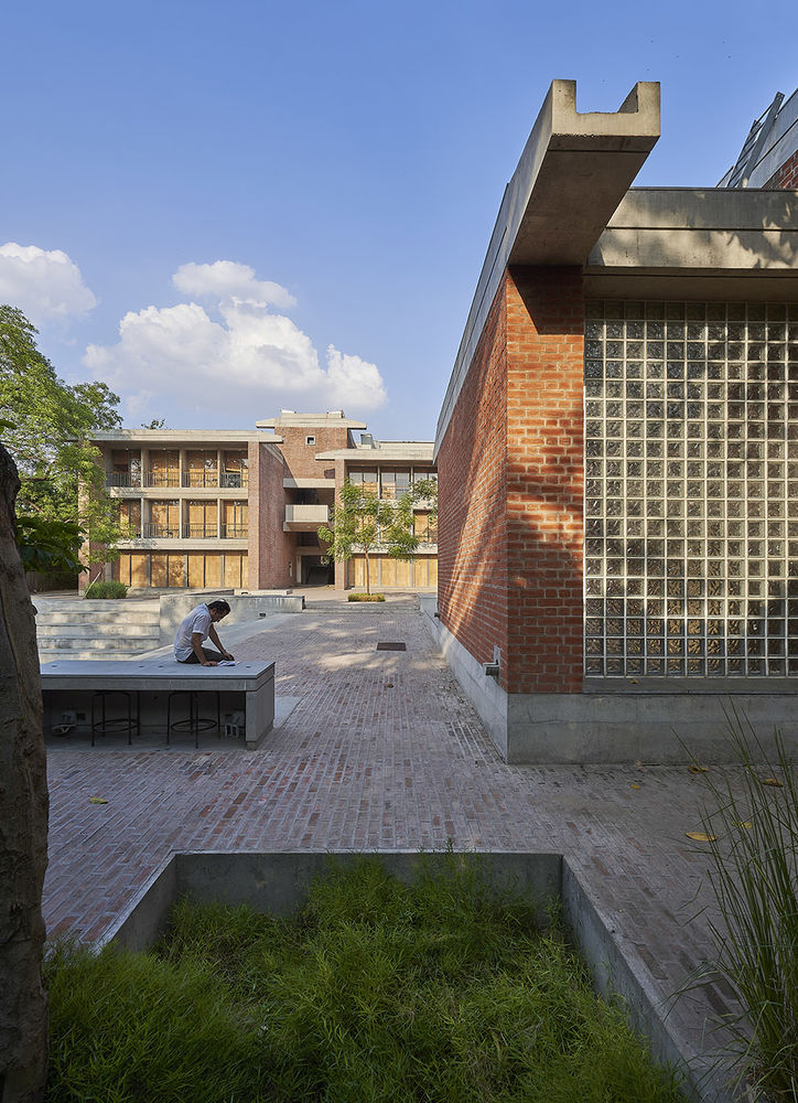 CEPT大学扩建，印度 / CCBA Designs