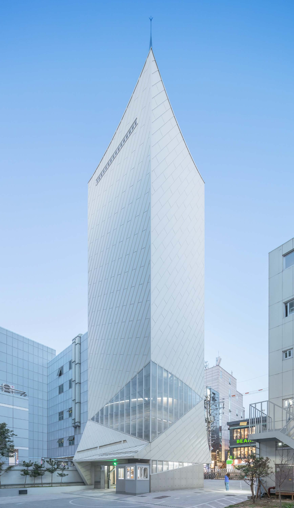 首尔"银船"建筑群新成员——动态弧形停车楼