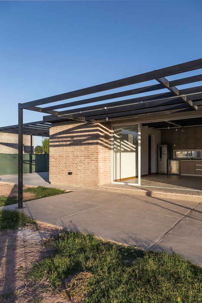 阿根廷 Guaymallén 的 CRM House | 绿色环保与经济实用的完美结合