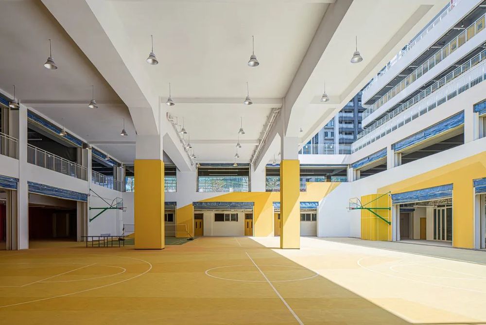 深圳修远小学 | 紧凑用地下的立体生态校园