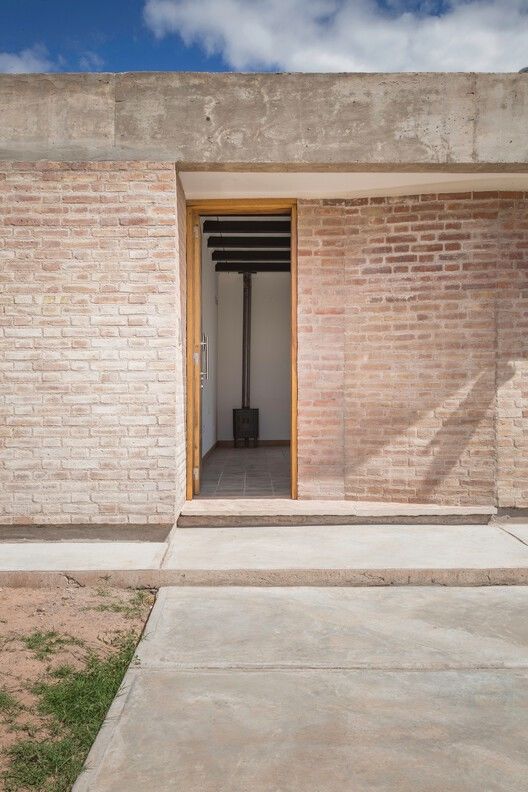 阿根廷 Guaymallén 的 CRM House | 绿色环保与经济实用的完美结合
