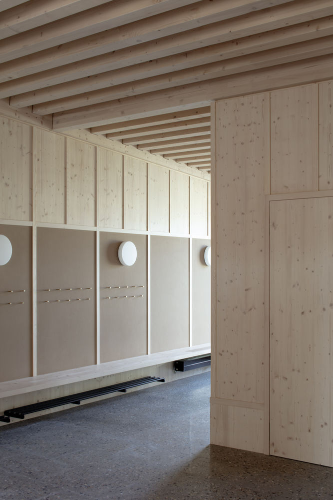 FAZ architectes 打造温馨舒适教育空间 | Riaz 小学扩建与翻新