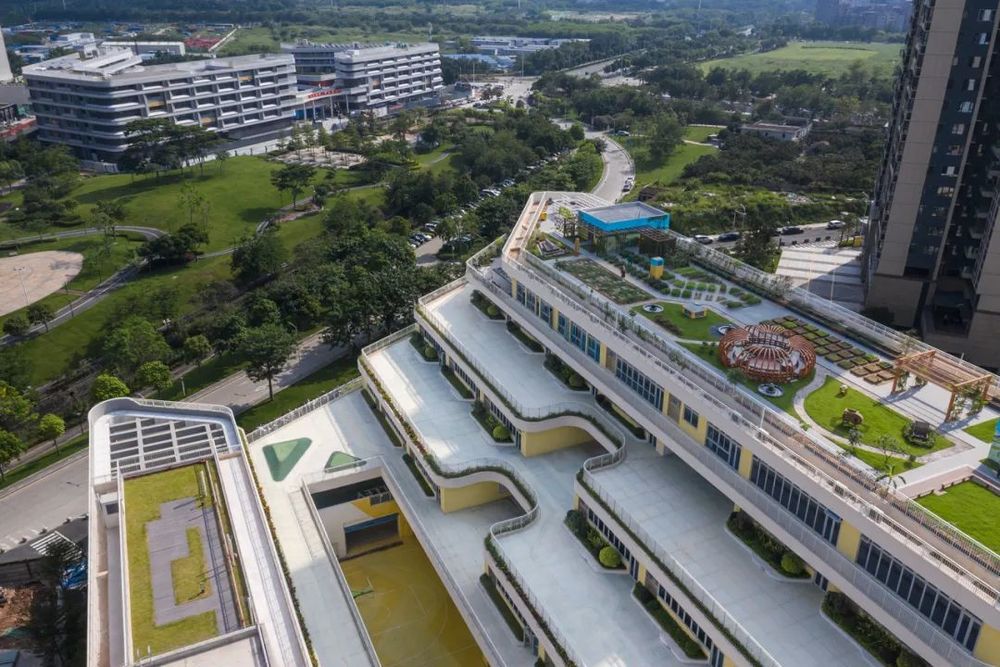 深圳修远小学 | 紧凑用地下的立体生态校园