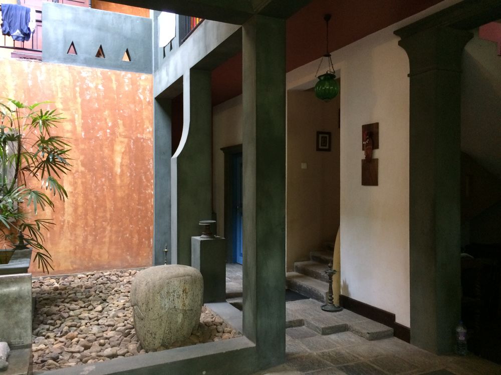 双层豪华住宅设计，展现现代简约风尚