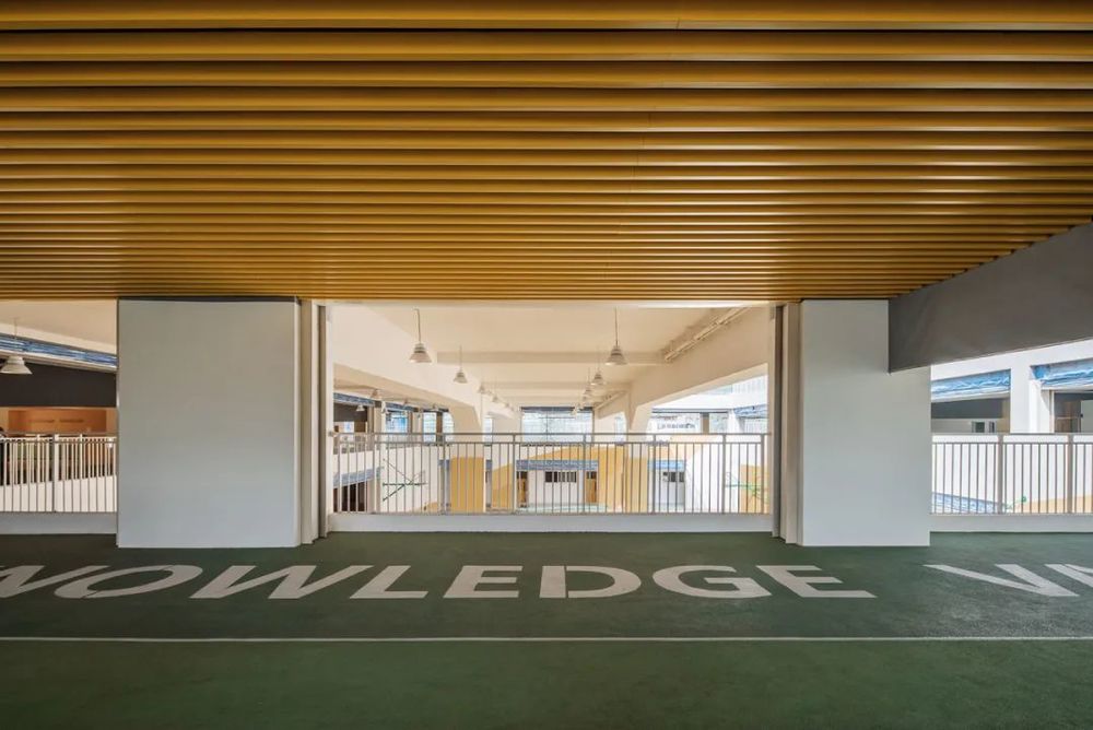 深圳修远小学 | 紧凑用地下的立体生态校园