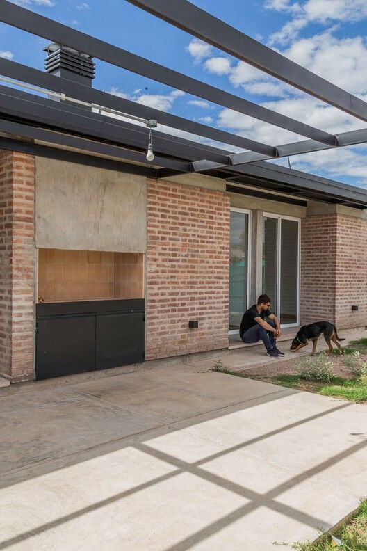 阿根廷 Guaymallén 的 CRM House | 绿色环保与经济实用的完美结合