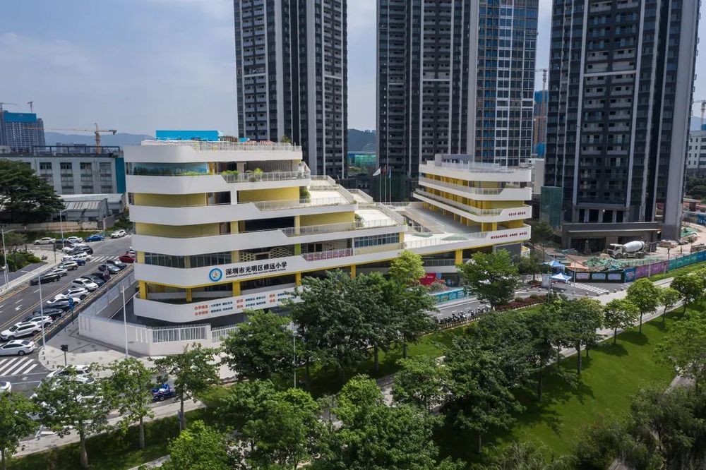 深圳修远小学 | 紧凑用地下的立体生态校园
