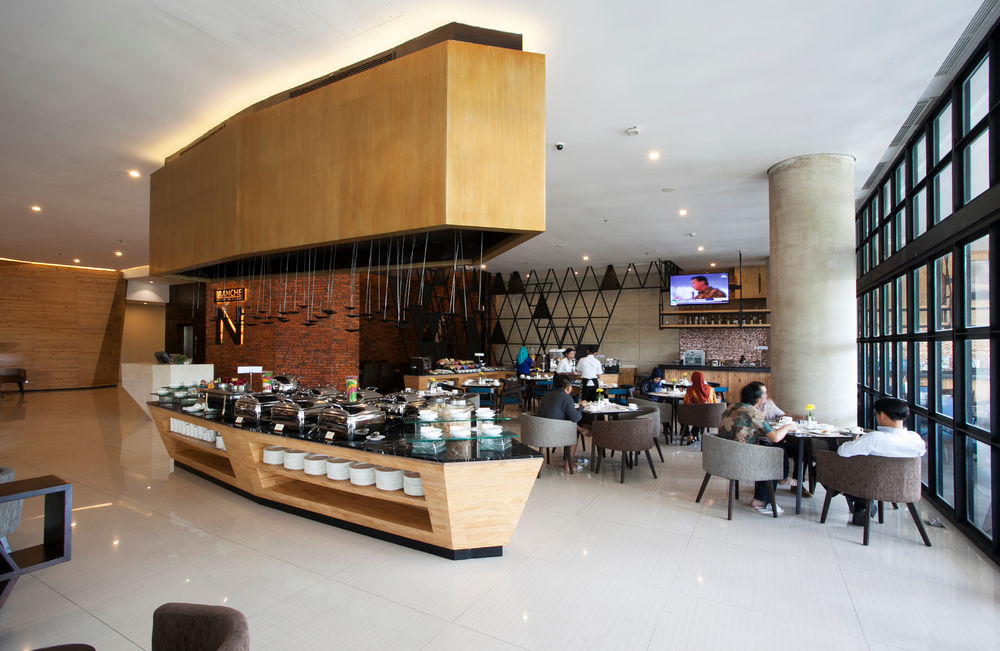 印尼金 Tulip 酒店——融入当地生活的活力设计