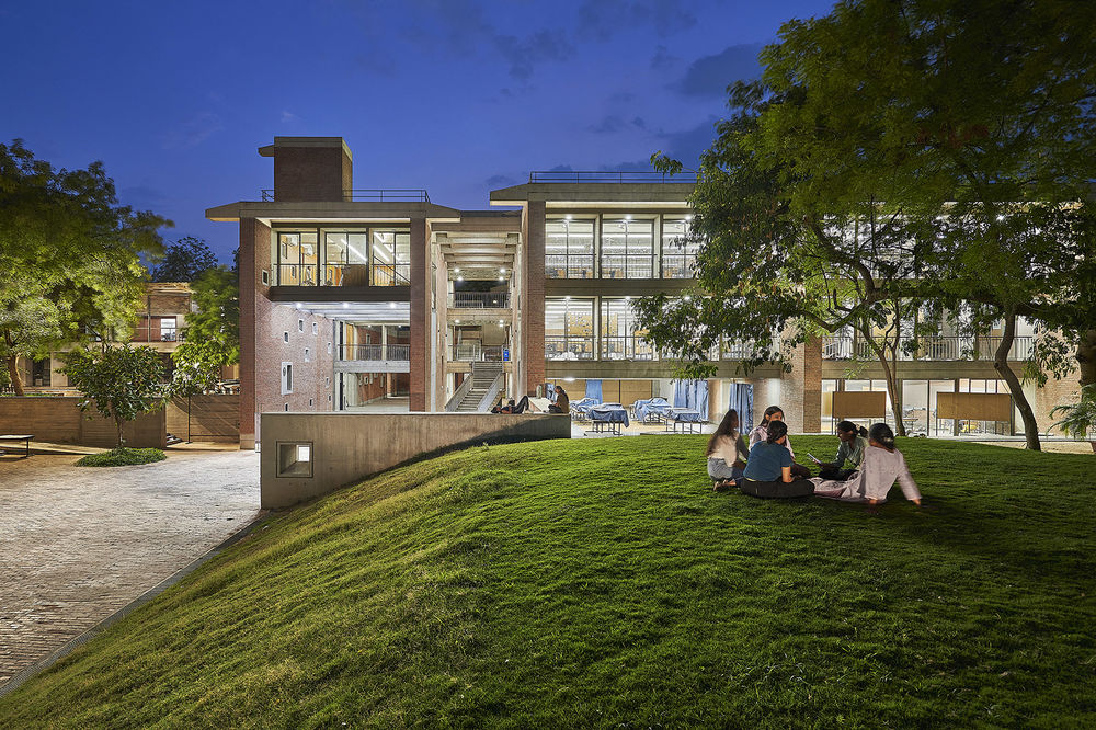 CEPT大学扩建，印度 / CCBA Designs