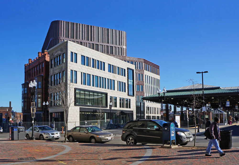 波士顿地标性建筑——Bruce C. Bolling Municipal Building