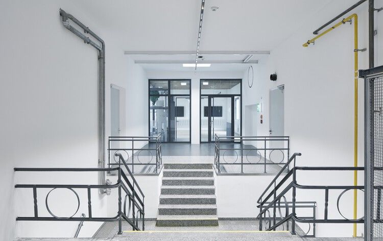 《瓦腾斯工作坊 1 期扩建》——新旧融合，历史建筑的现代重生
