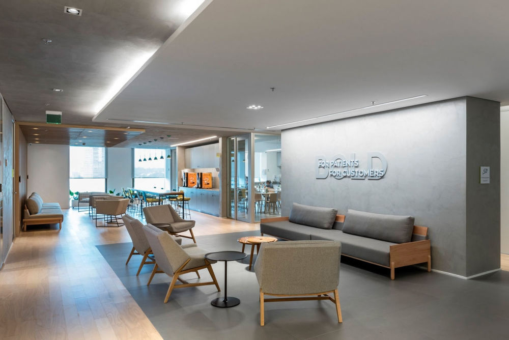 巴西 Allergan 办公室的自然活力空间