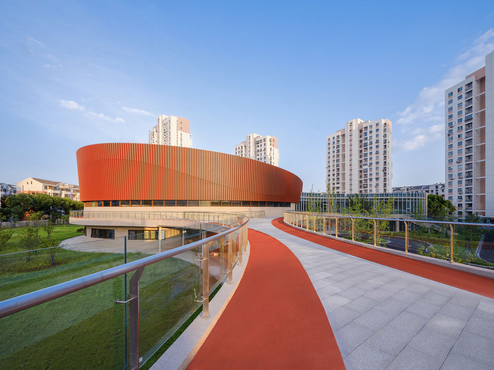 上海三林懿德社区文体中心 / 三益建筑设计有限公司