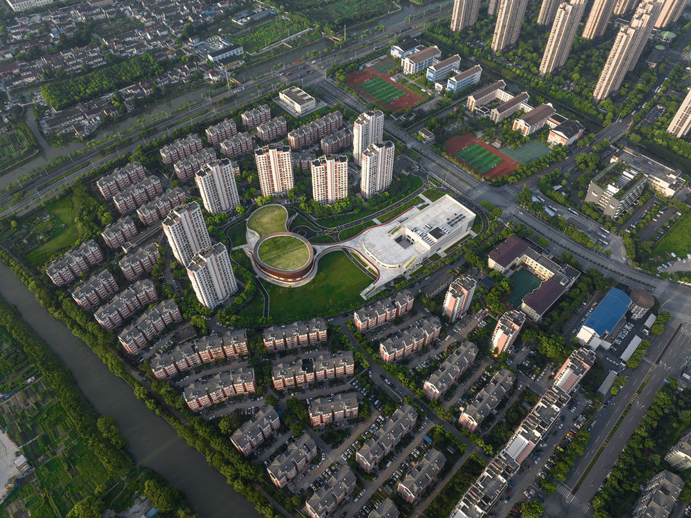 上海三林懿德社区文体中心 / 三益建筑设计有限公司