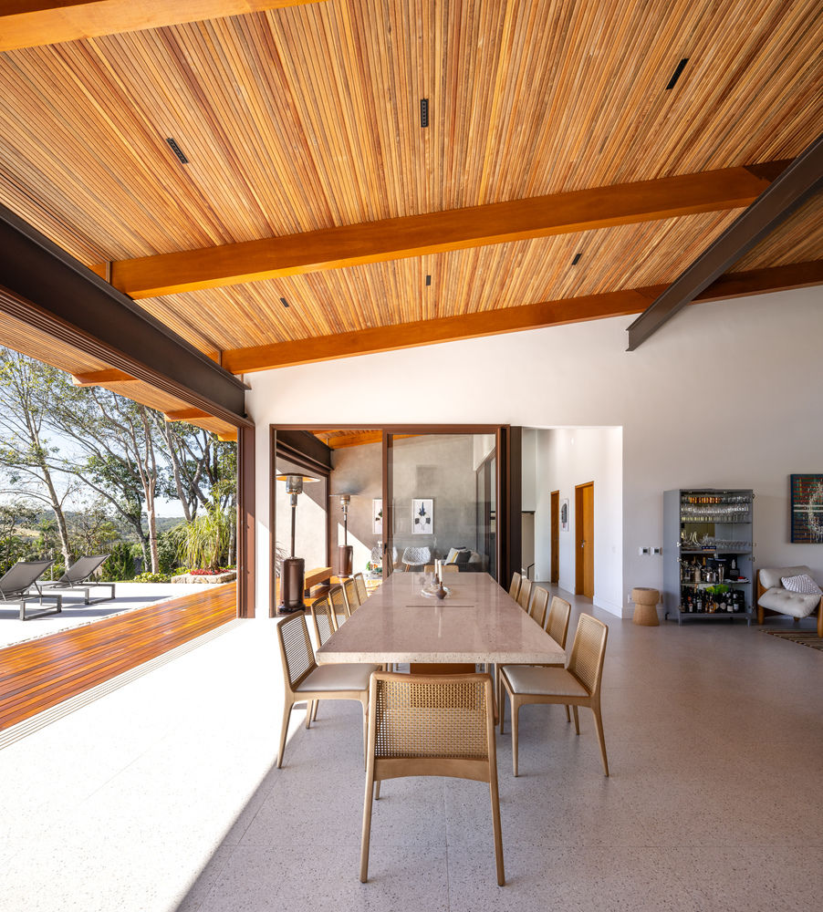 Rocco Arquitetos 打造宽敞明亮的 FA House