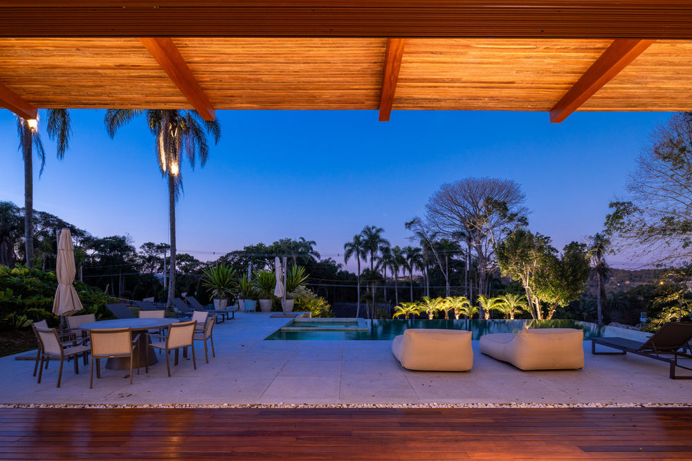 Rocco Arquitetos 打造宽敞明亮的 FA House