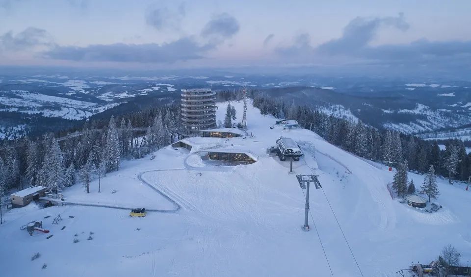 山地建筑的无障碍设计实践——Bachledka 山顶多功能设施