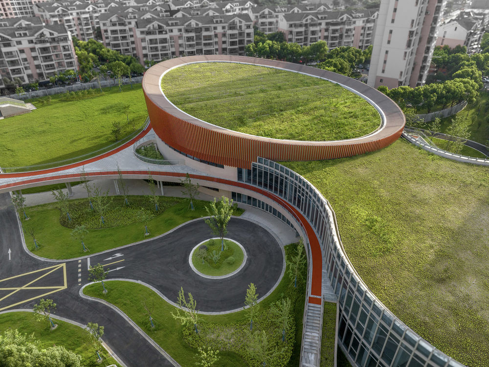 上海三林懿德社区文体中心 / 三益建筑设计有限公司