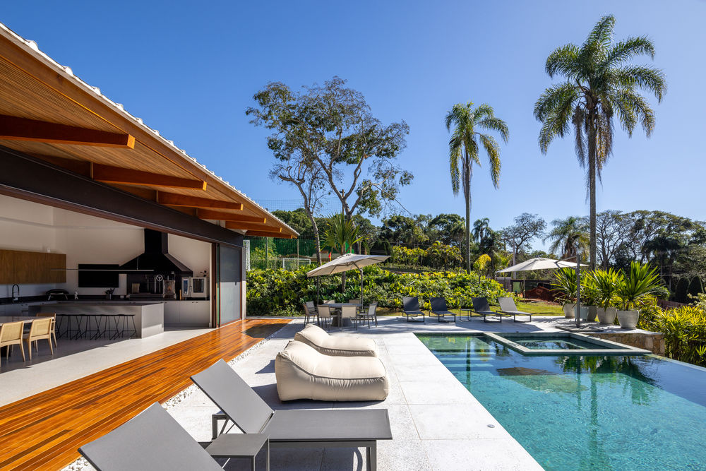 Rocco Arquitetos 打造宽敞明亮的 FA House