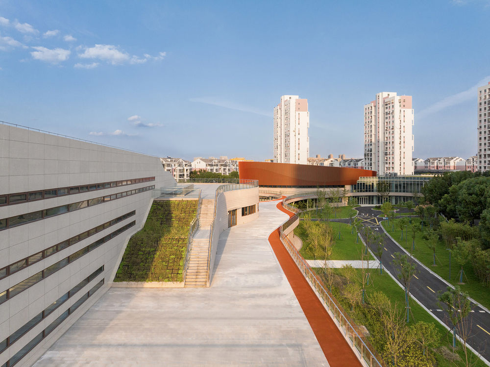 上海三林懿德社区文体中心 / 三益建筑设计有限公司