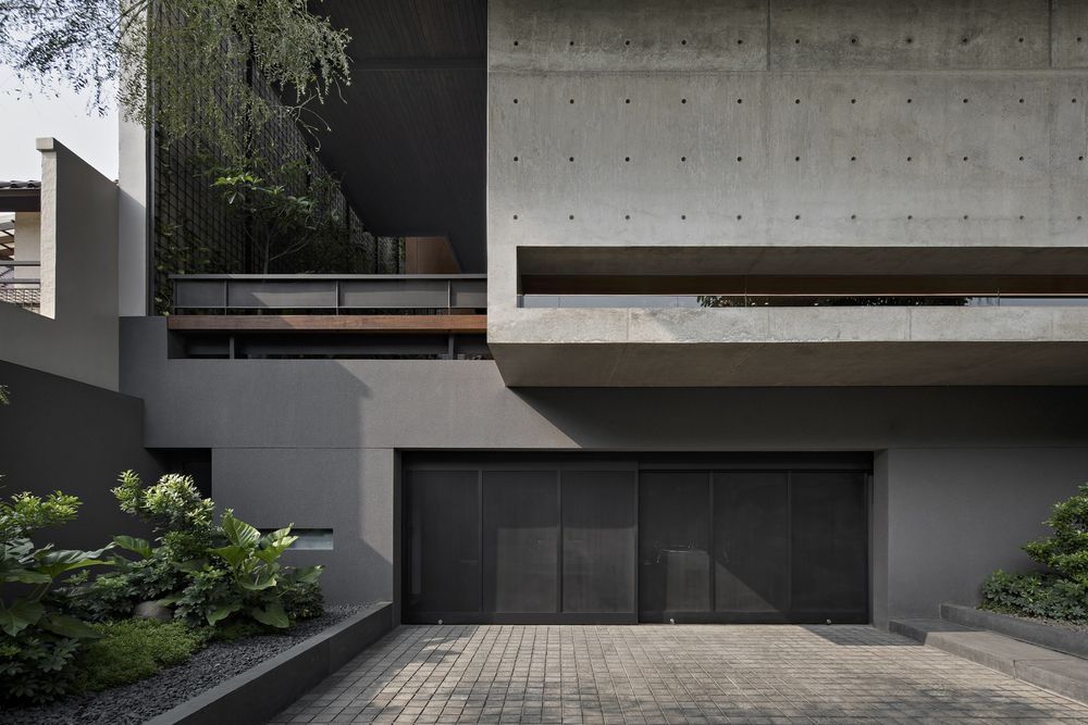 雅加达三层私密住宅，构建室内外一体空间