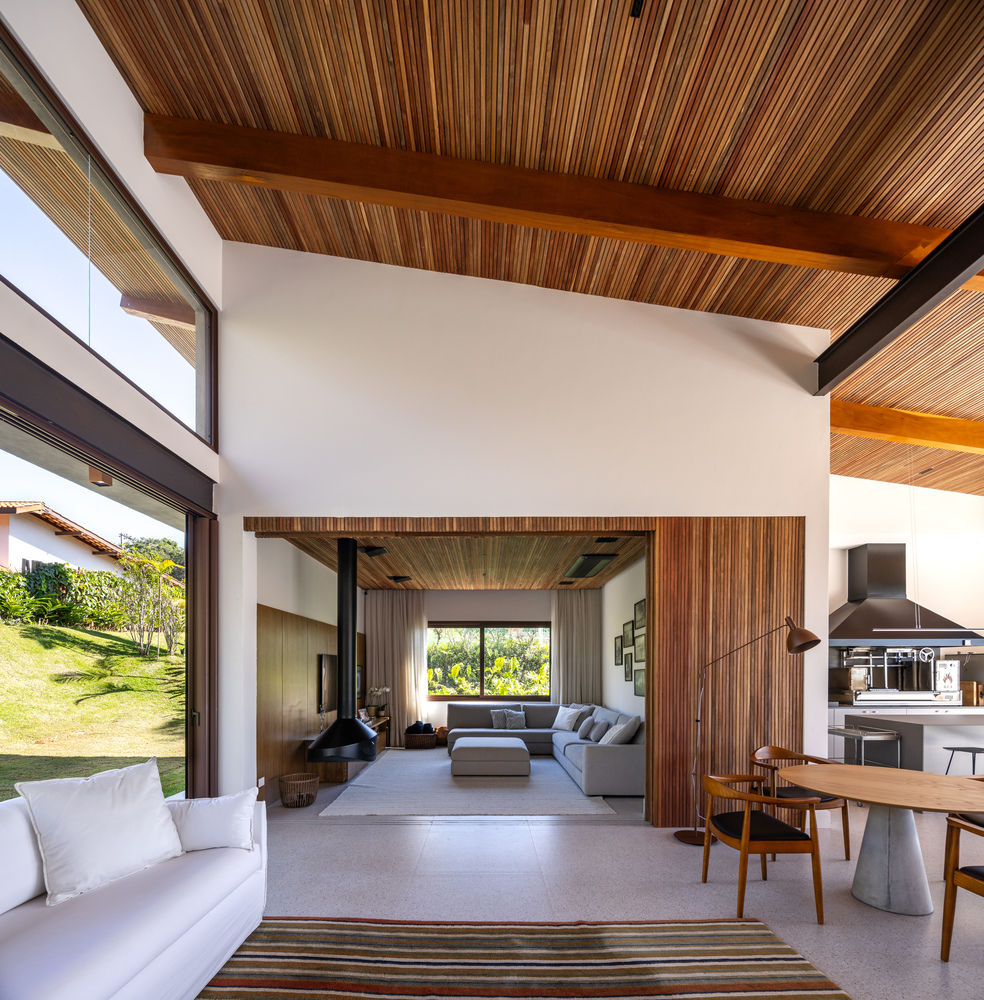 Rocco Arquitetos 打造宽敞明亮的 FA House