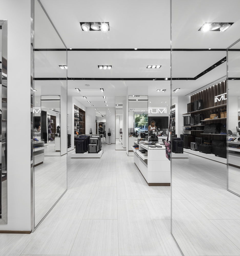 里斯本 TUMI 商店 | 高品质材质打造的简约奢华空间