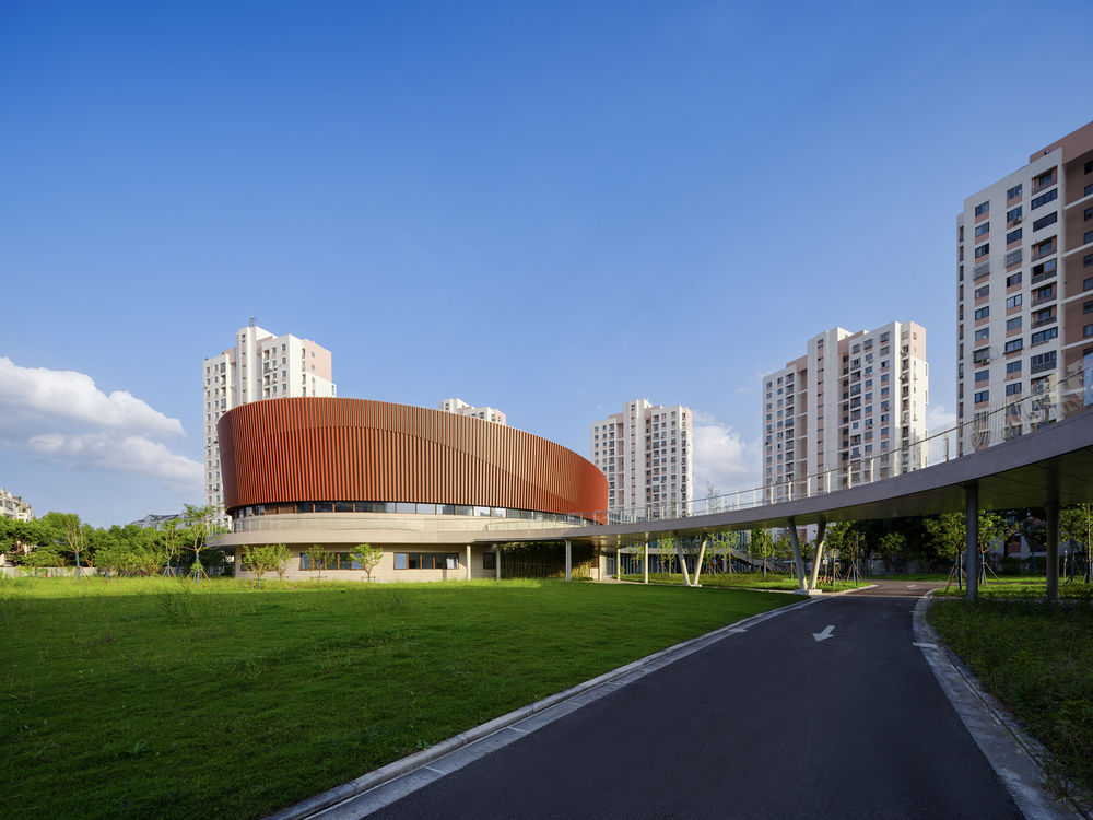上海三林懿德社区文体中心 / 三益建筑设计有限公司