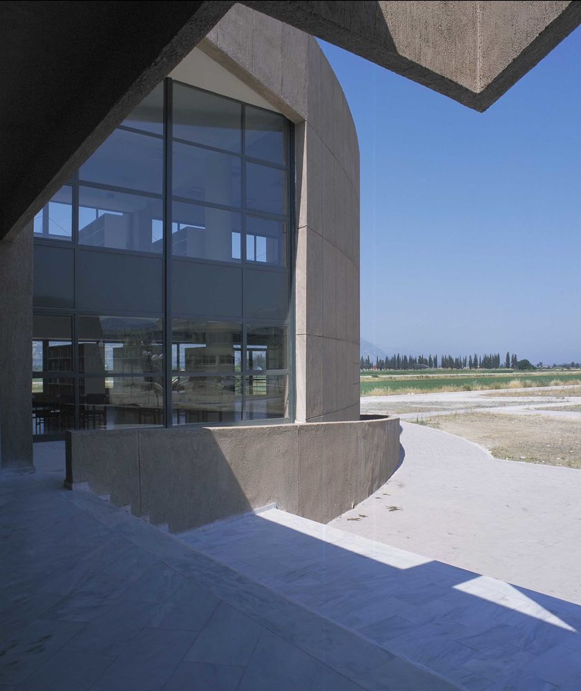 拉米娅技术教育机构图书馆 VTria Architects 设计