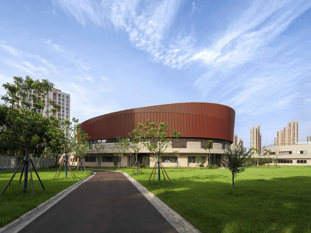 上海三林懿德社区文体中心 / 三益建筑设计有限公司