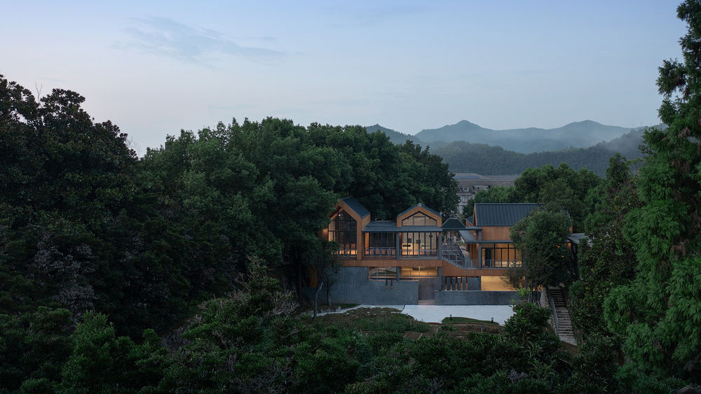 下沉菜地中的未来社区中心丨y.ad工作室重塑乡村社区