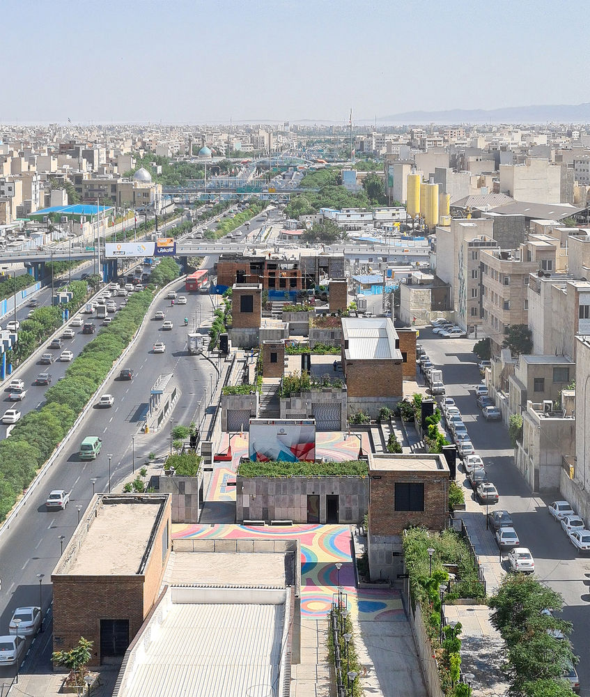 Biryanak Metro Plaza / Ashrafi & Zad