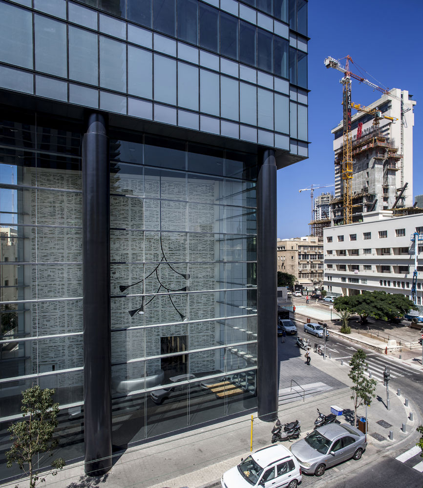 量身定制的 Tel Aviv 大楼照明设计