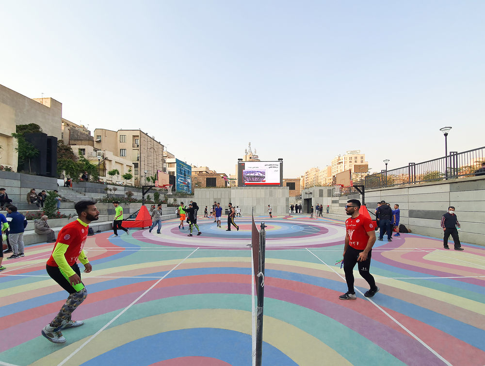 Biryanak Metro Plaza / Ashrafi & Zad