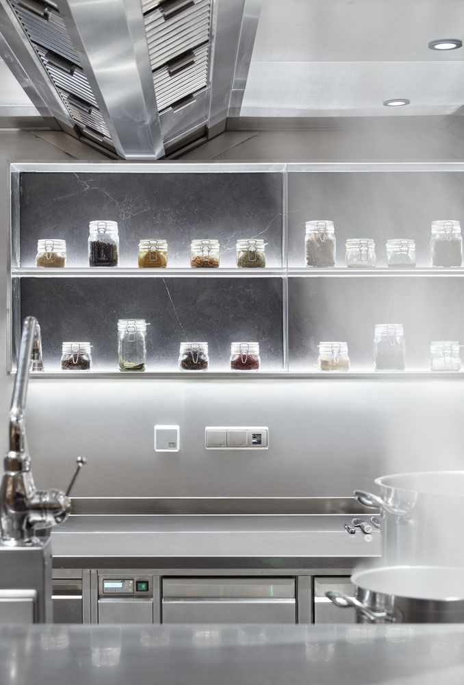 Am Holand酒店 / firm Architekten