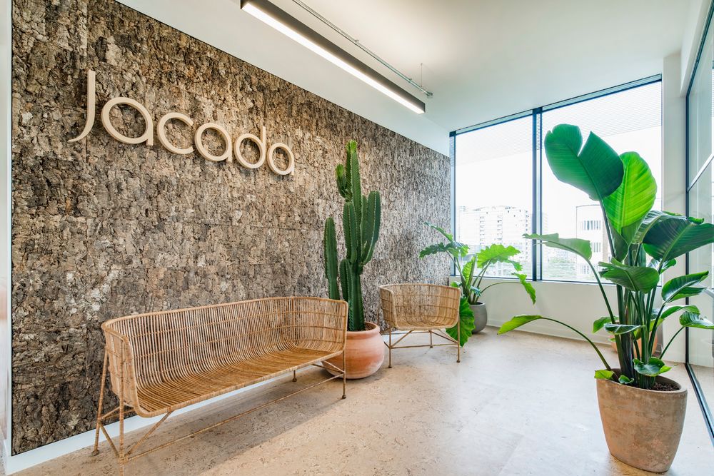 Jacada Travel 绿色生态办公室设计