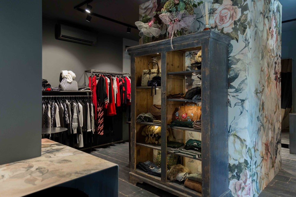 2018 年完成的 Modigliani 商店室内设计