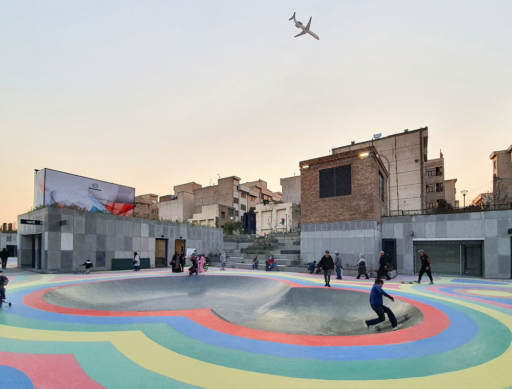 Biryanak Metro Plaza / Ashrafi & Zad