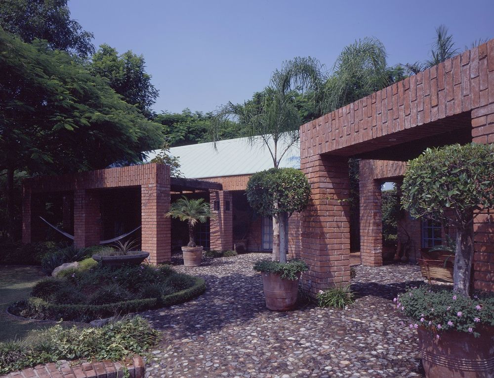 1992 年完工的墨西哥 Yautepec 单家庭住宅