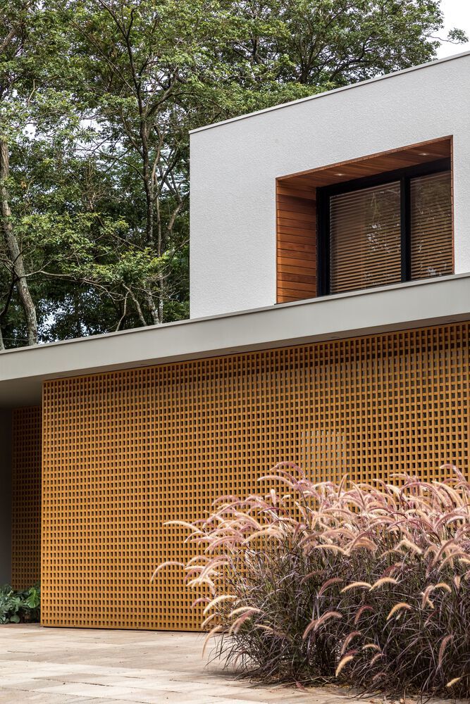 巴西 Toledo 现代别墅 Casa BTT | 木构与自然共生