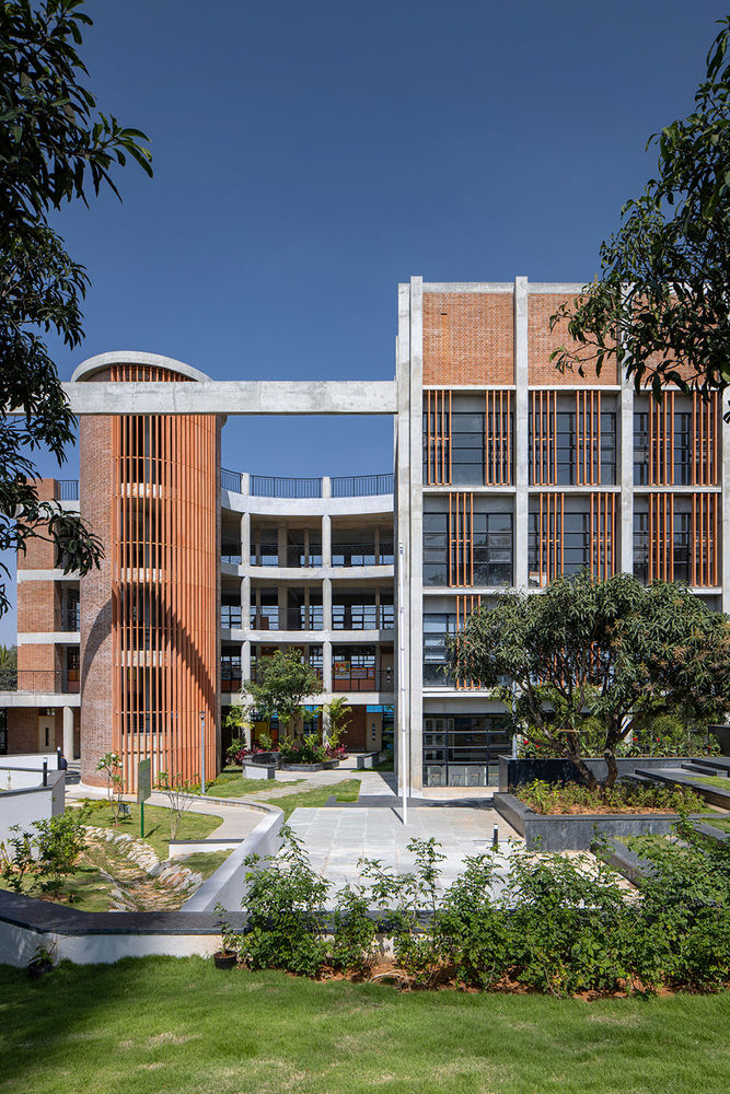 班加罗尔管理学院 | 自然与建筑的有机对话
