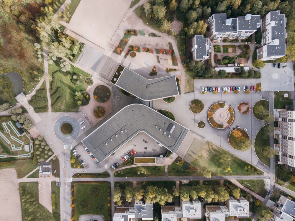 芬兰 Kirkkojärvi 学校 | 融入自然的校园设计