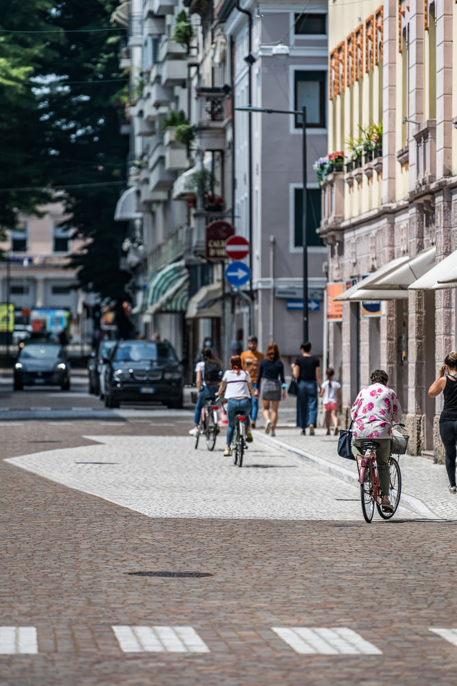 历史印记的街道改造 | Pordenone 市政厅的可持续城市发展计划