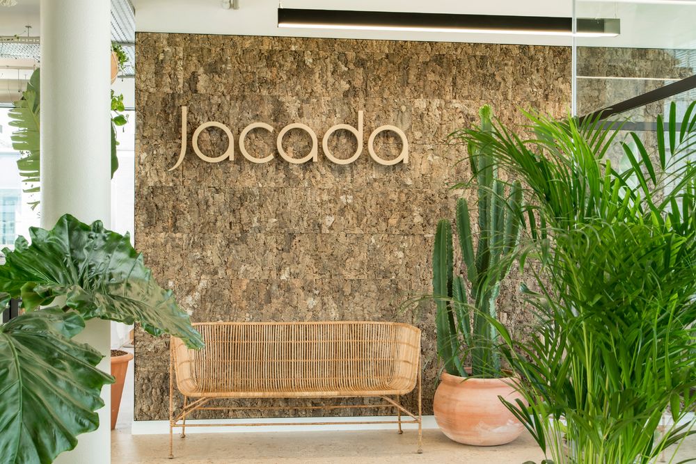 Jacada Travel 绿色生态办公室设计