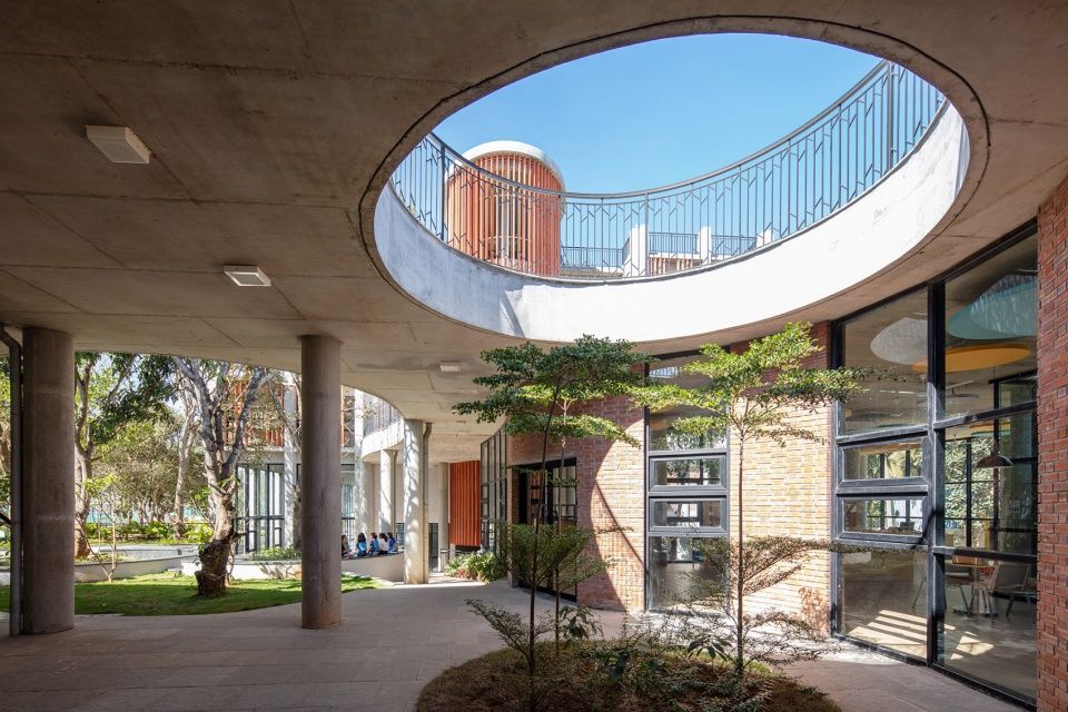 班加罗尔管理学院 | 自然与建筑的有机对话