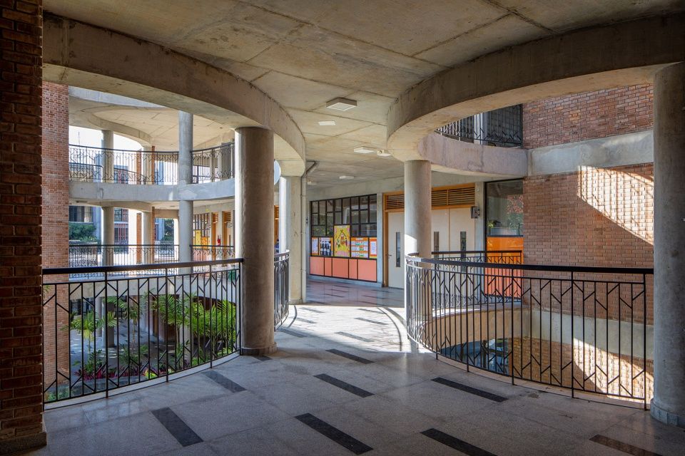 班加罗尔管理学院 | 自然与建筑的有机对话