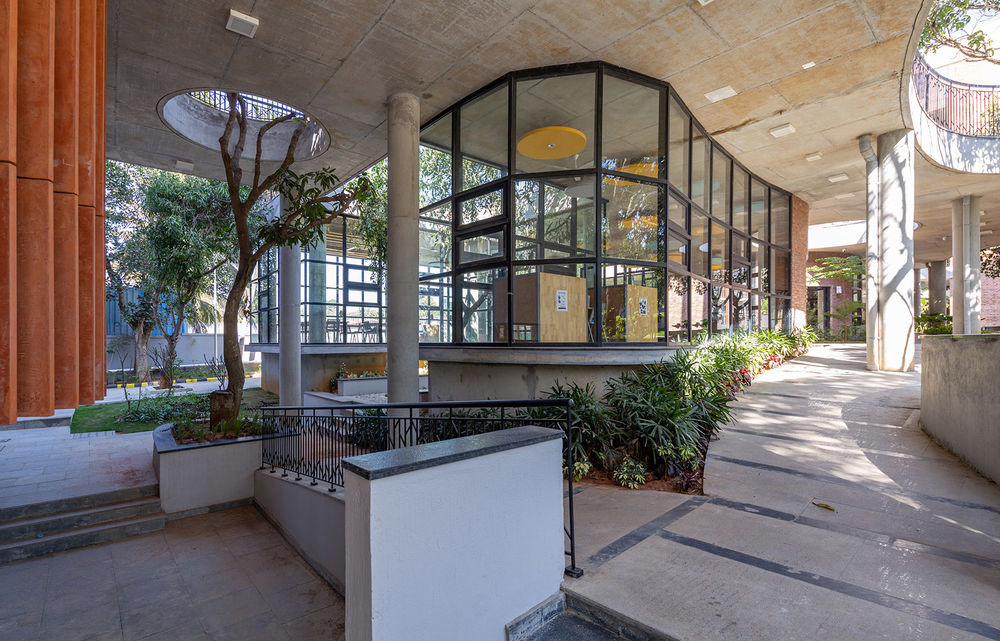 班加罗尔管理学院 | 自然与建筑的有机对话