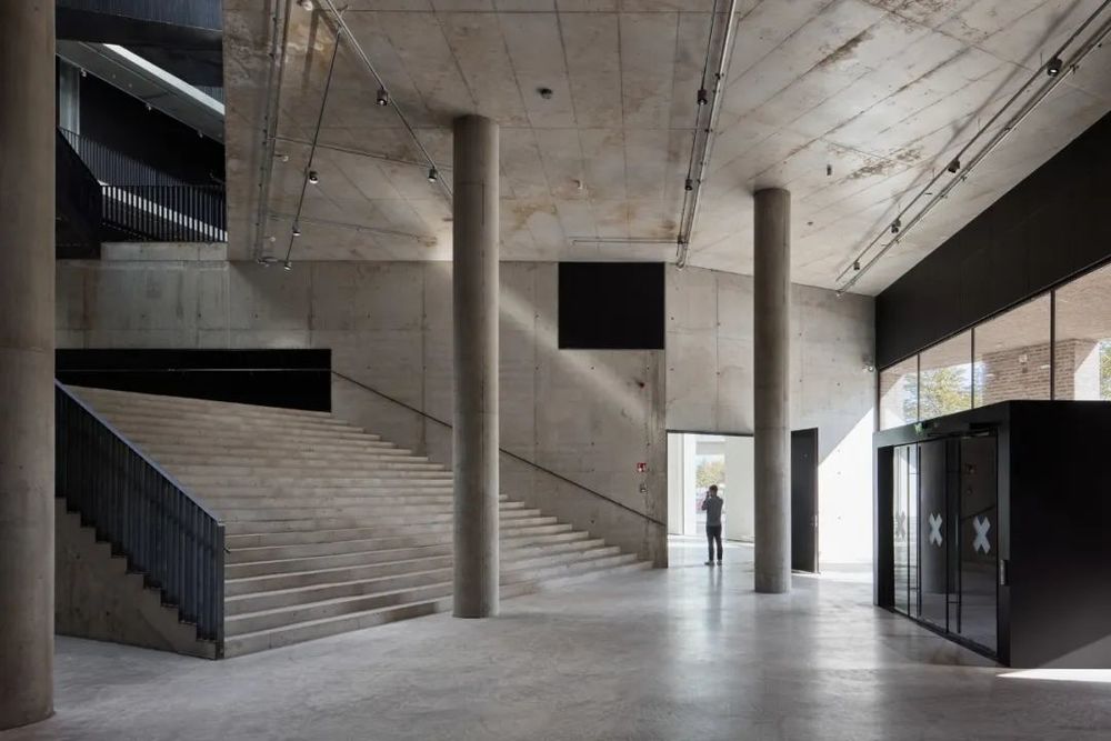 芬兰 JKMM Architects | 工业风与现代设计的完美融合